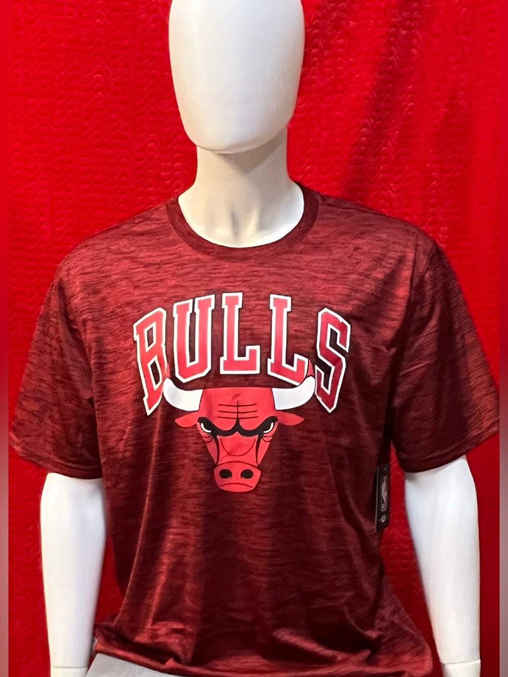 Men’s XL Dry-Fit Bulls Shirt , Red And Black With Bulls NBA Graphic NWT